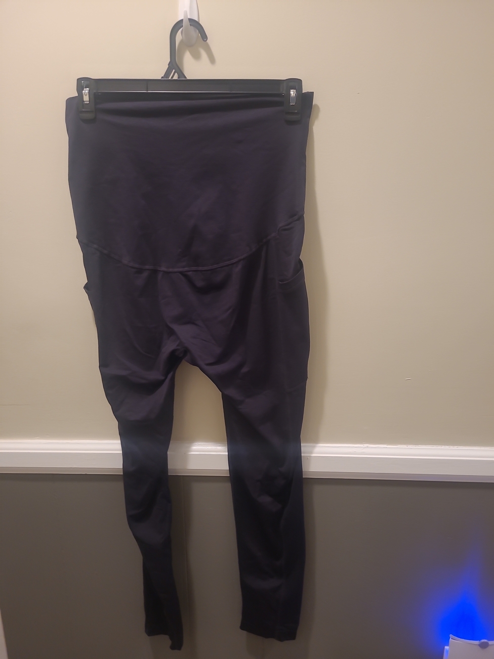 Destination Maternity Womens 2XL Maternity Leggings Stretch Yoga Activewear Pock